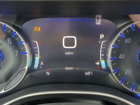 Used 2022 Chrysler Pacifica Touring-L FWD image 23