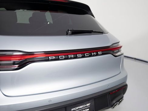 Certified 2026 Porsche Macan AWD/4WD image 39