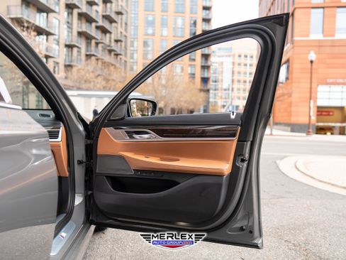 Used 2022 BMW 750i xDrive xDrive M SPORT LINE w/ Executive Package image 43