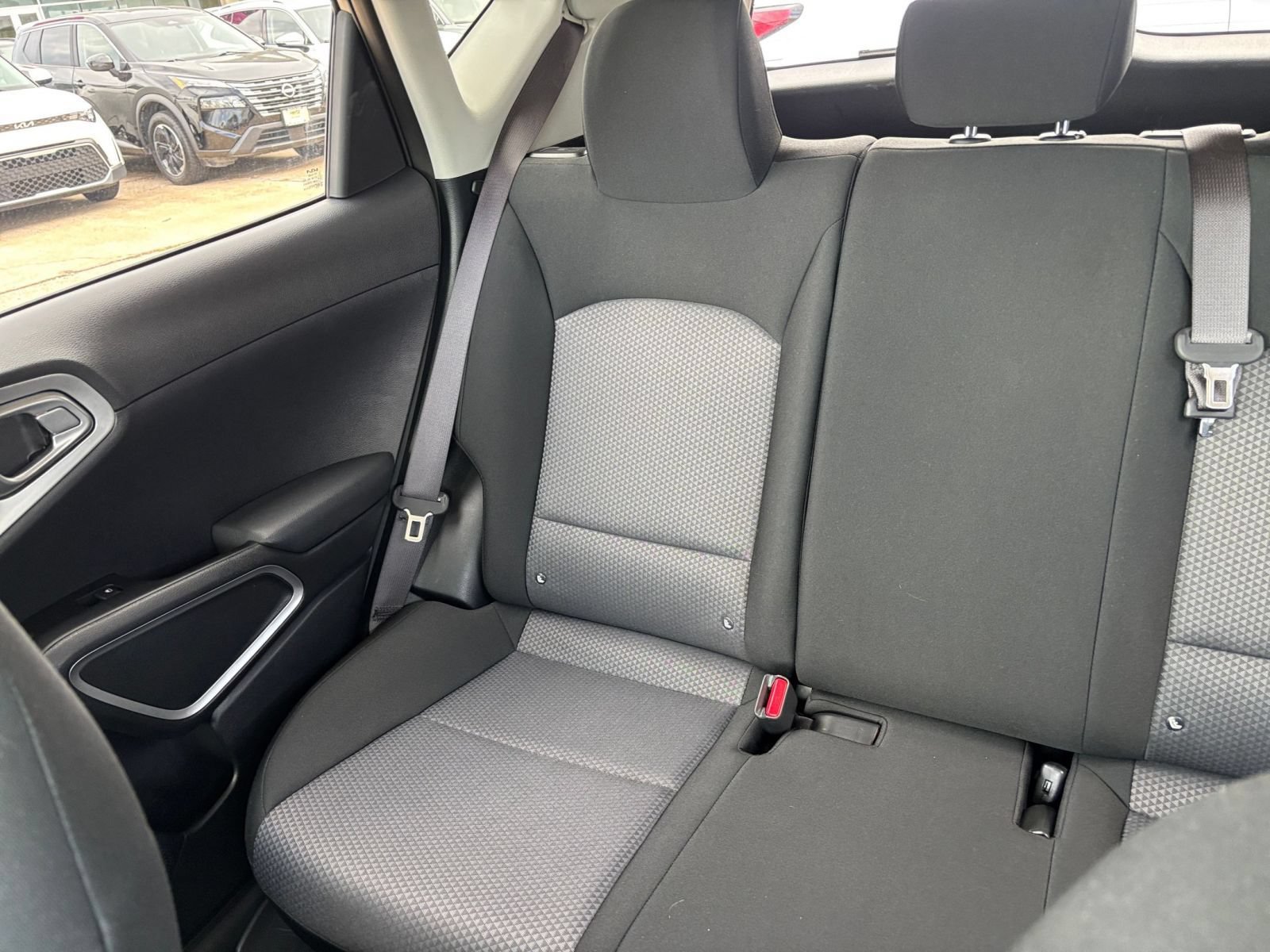 Used 2025 Kia Soul LX w/ LX Technology Package FWD image 36