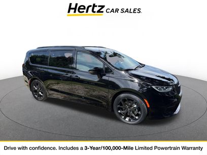 Used 2025 Chrysler Pacifica Limited