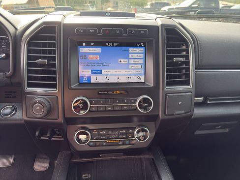 Certified 2019 Ford Expedition Limited w/ Special Edition Package AWD/4WD image 7