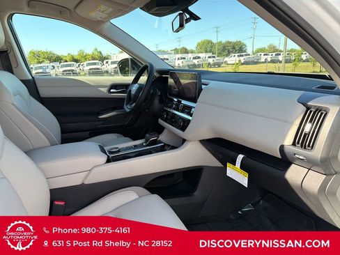New 2026 Nissan Pathfinder SL AWD/4WD image 38