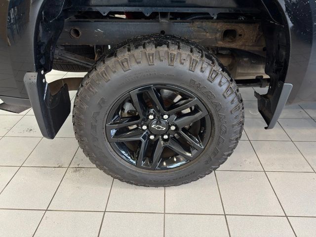 Used 2022 Chevrolet Silverado 1500 Custom Trail Boss AWD/4WD image 37