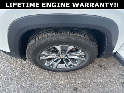 Used 2025 Chevrolet Equinox LT w/ Safety and Technology Package image 27