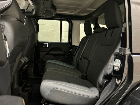 Used 2025 Jeep Wrangler Unlimited Sahara AWD/4WD image 11