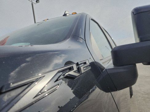 Used 2025 Chevrolet Silverado 2500 ZR2 w/ Technology Package image 10