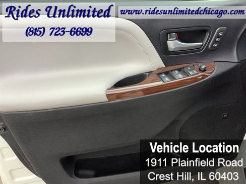 Used 2018 Toyota Sienna Limited Premium w/ Carpet Mat Package AWD/4WD image 12