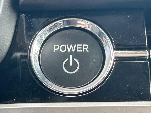 Used 2025 Mitsubishi Outlander 4WD Plug-In Hybrid image 21