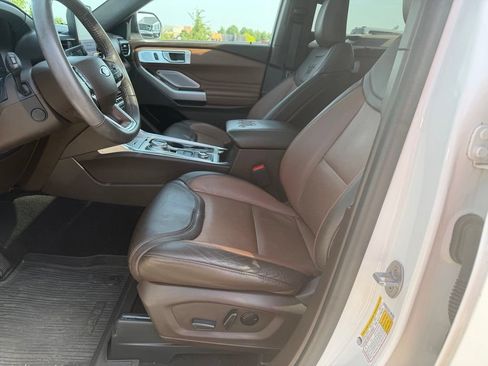 Used 2024 Ford Explorer King Ranch w/ Technology Package AWD/4WD image 16