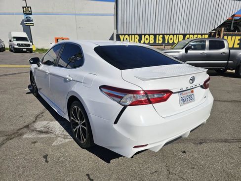 Used 2020 Toyota Camry SE image 7