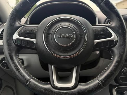 Used 2019 Jeep Compass Latitude w/ Popular Equipment Group AWD/4WD image 10