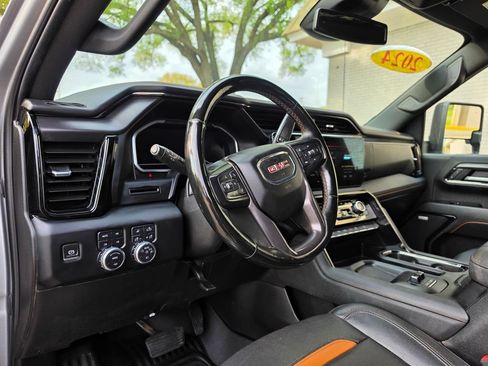 Used 2024 GMC Sierra 2500 AT4 w/ AT4 Preferred Package AWD/4WD image 35