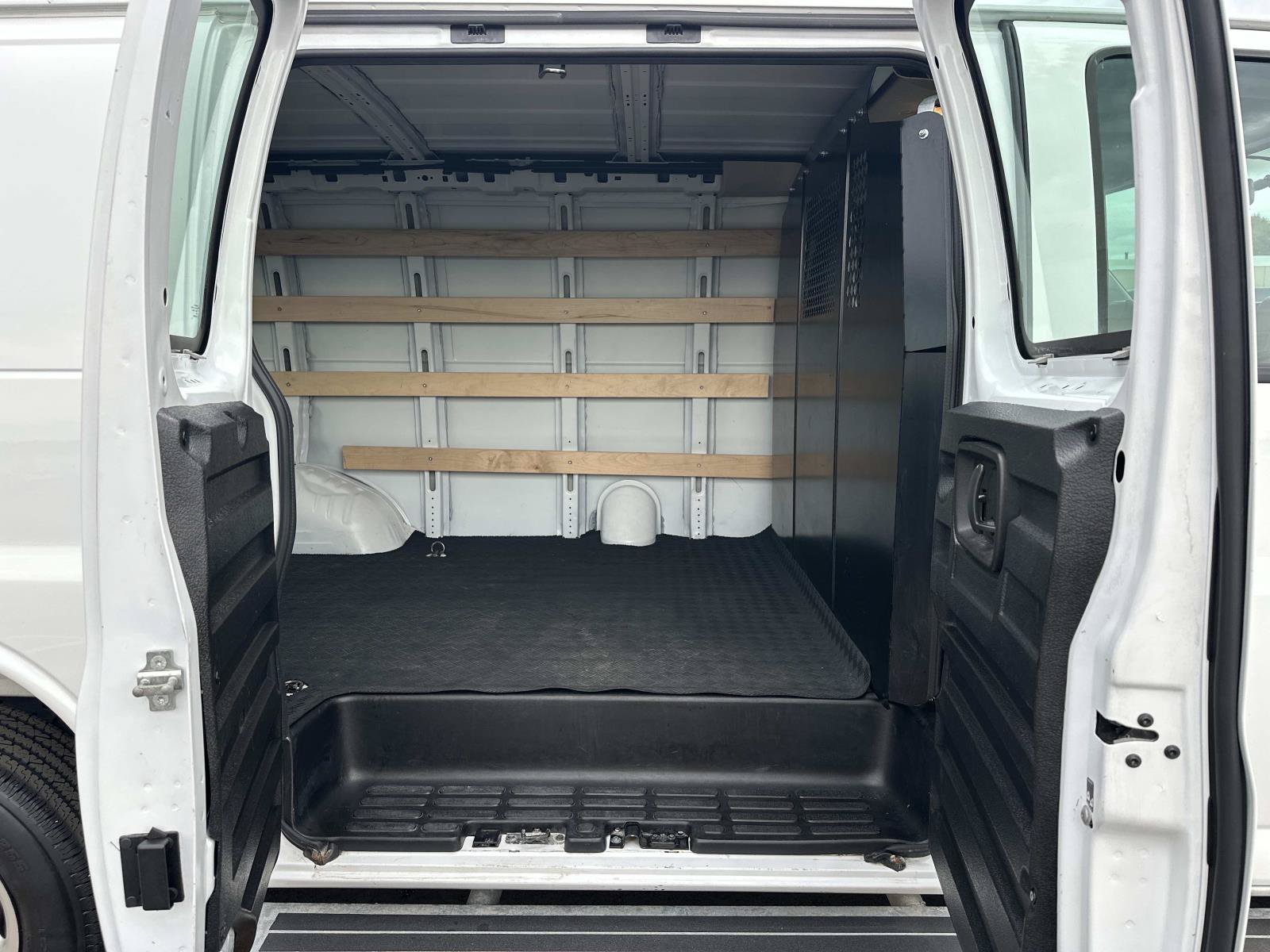 Certified 2025 GMC Savana 2500 w/ Driver Convenience Package RWD image 13