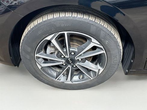 Used 2023 Kia Forte LXS w/ LXS Technology Package FWD image 28