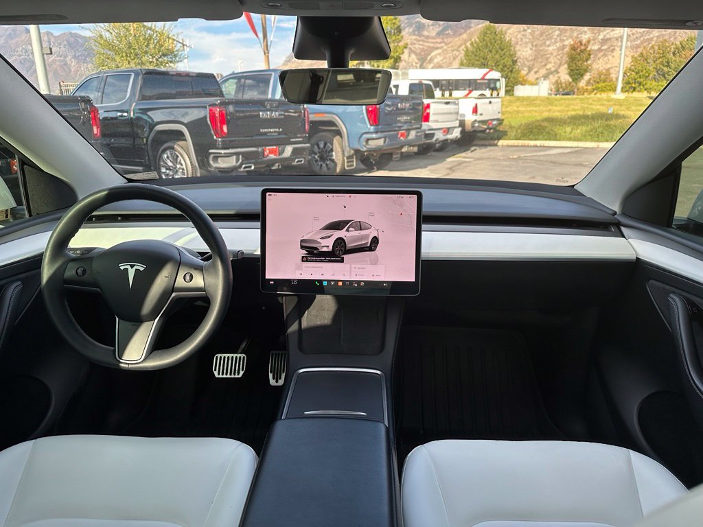 Used 2023 Tesla Model Y Long Range AWD/4WD image 23