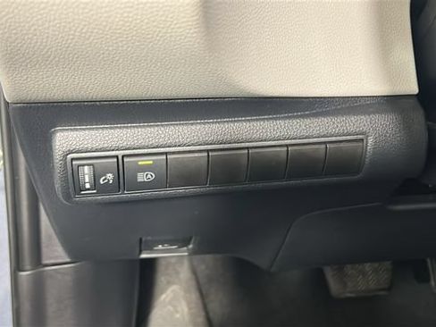 Used 2021 Toyota Corolla LE w/ Carpet Mat Package (TMS) FWD image 19
