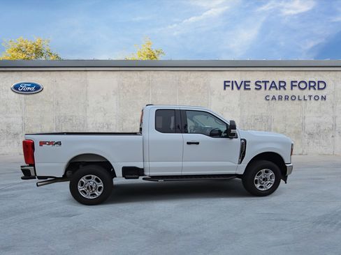 Used 2026 Ford F250 XLT w/ FX4 Off-Road Package image 9