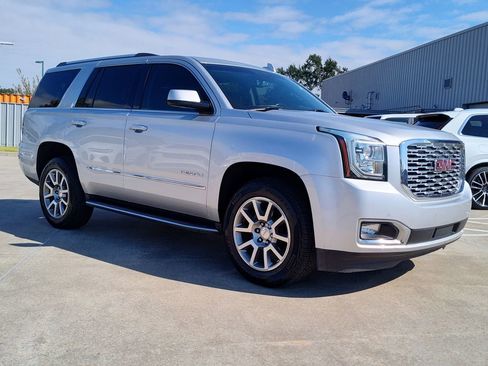 Used 2018 GMC Yukon Denali image 12