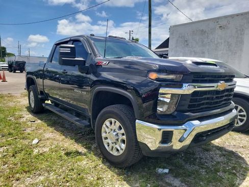 Used 2024 Chevrolet Silverado 2500 LT AWD/4WD image 4