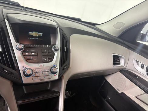 Used 2017 Chevrolet Equinox LT w/ Convenience Package AWD/4WD image 16