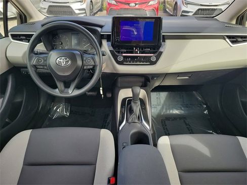 Used 2025 Toyota Corolla LE image 7