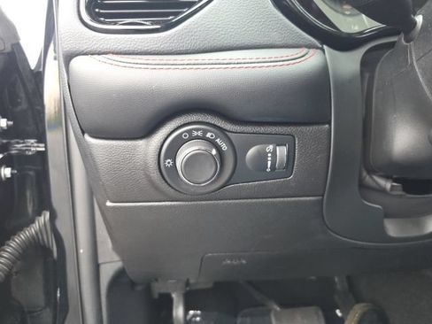 Used 2025 Dodge Durango GT AWD/4WD image 18
