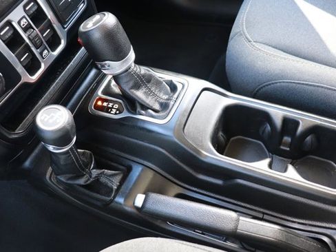 Used 2024 Jeep Wrangler Sport S image 16