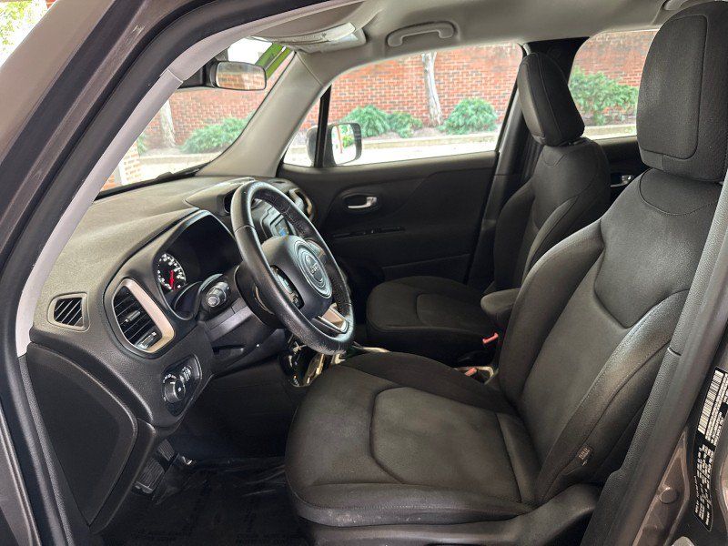 Used 2017 Jeep Renegade Latitude AWD/4WD image 13