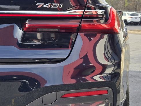 Used 2021 BMW 740i xDrive w/ M Sport Package image 8