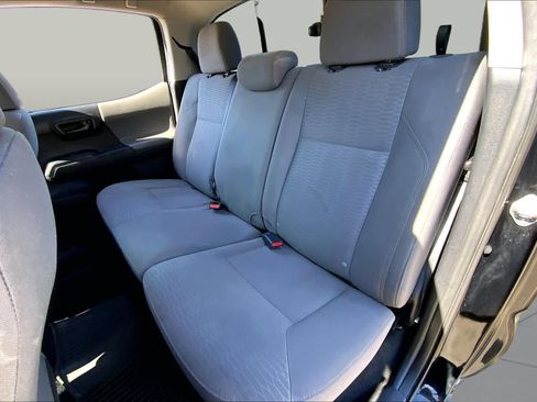 Used 2017 Toyota Tacoma SR RWD image 19