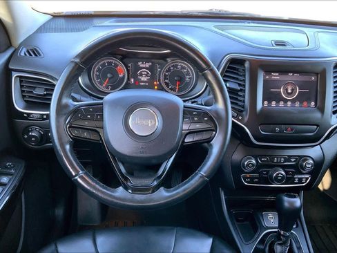 Used 2019 Jeep Cherokee Latitude Plus image 6