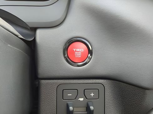 New 2025 Toyota Tundra Platinum AWD/4WD image 28