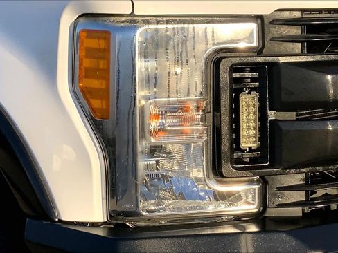 Certified 2017 Ford F250 XLT w/ XLT Premium Package image 23