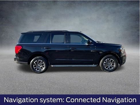 Used 2022 Ford Expedition XLT image 3