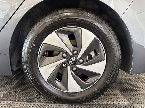 Used 2018 Hyundai Ioniq SEL FWD image 17