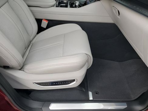 New 2026 Jeep Grand Wagoneer Summit image 17