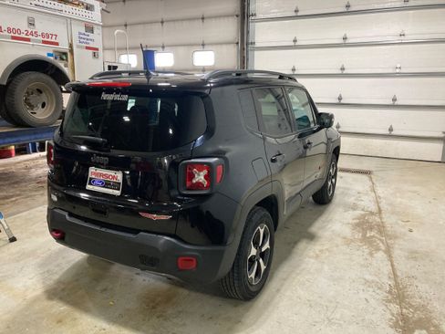 Used 2019 Jeep Renegade Trailhawk w/ Cold Weather Group II AWD/4WD image 11