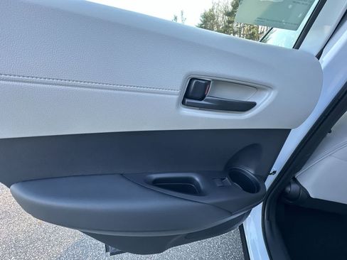Used 2026 Toyota Corolla Cross L image 35