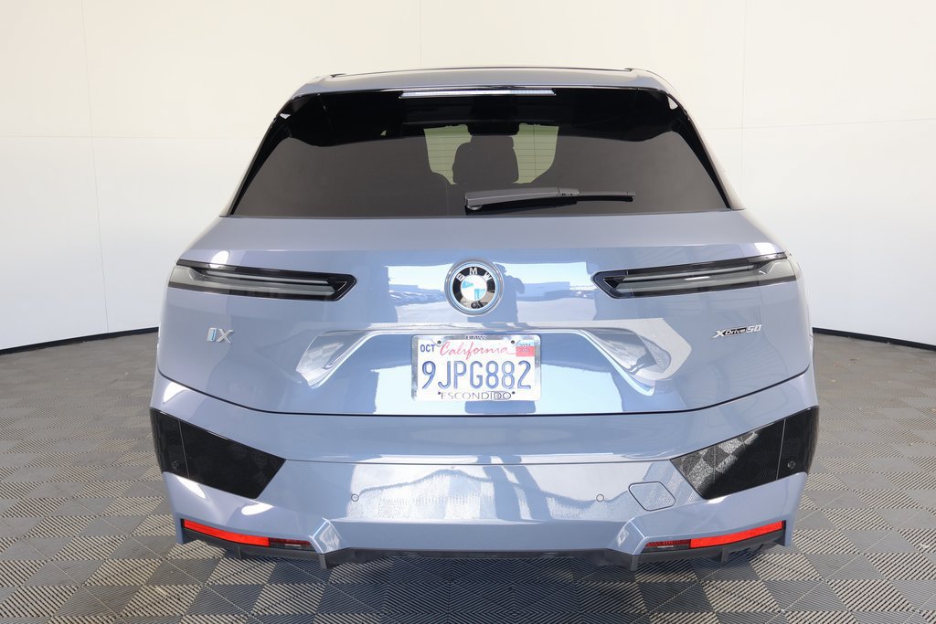 Used 2024 BMW iX xDrive50 w/ Sport Package AWD/4WD image 5