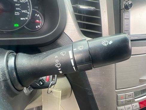 Used 2013 Subaru Legacy 2.5i Limited AWD/4WD image 19