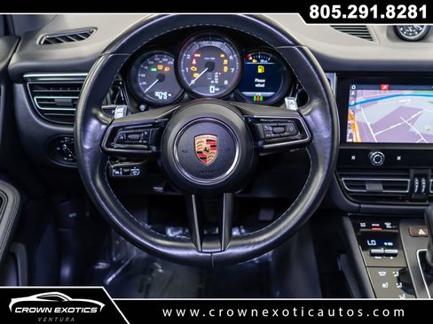 Used 2023 Porsche Macan Turbo image 32