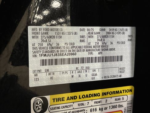 Used 2025 Ford Expedition Active image 29