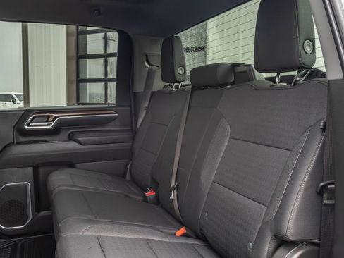 Used 2025 Chevrolet Silverado 2500 LT w/ Convenience Package image 10