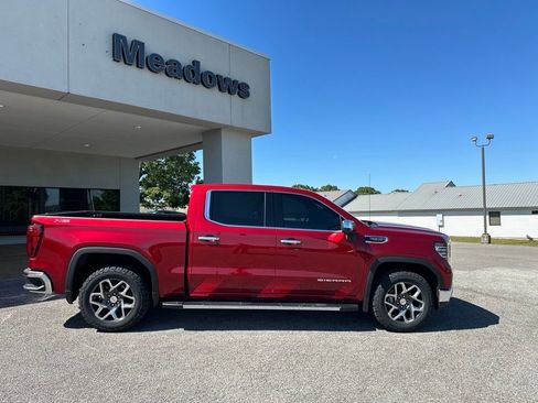 Used 2024 GMC Sierra 1500 SLT w/ SLT Premium Plus Package AWD/4WD image 8