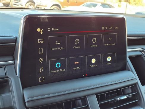 Used 2024 GMC Yukon XL SLE image 29