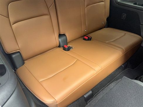 Used 2025 Nissan Pathfinder Platinum image 52