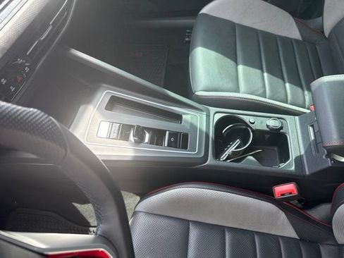 Used 2022 Volkswagen GTI SE FWD image 22