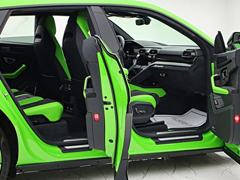 Used 2021 Lamborghini Urus AWD/4WD image 16