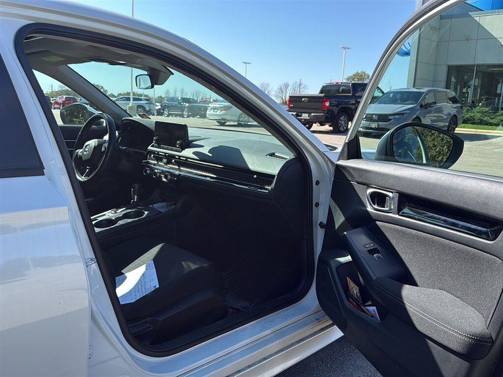 Used 2022 Honda Civic EX image 16